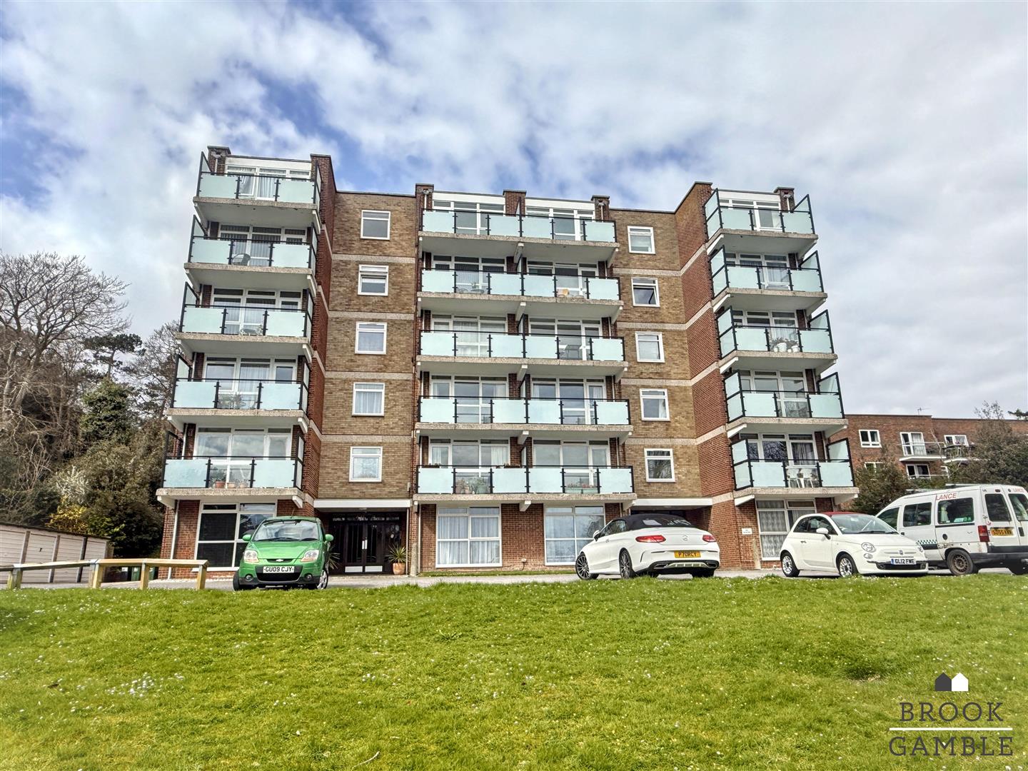 1 Bedroom Apartment for Sale: £120,000. Arundel Road in Eastbourne, East Sussex